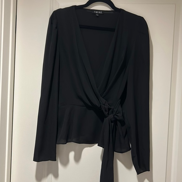 Timing Tops - Black Longsleeve Blouse